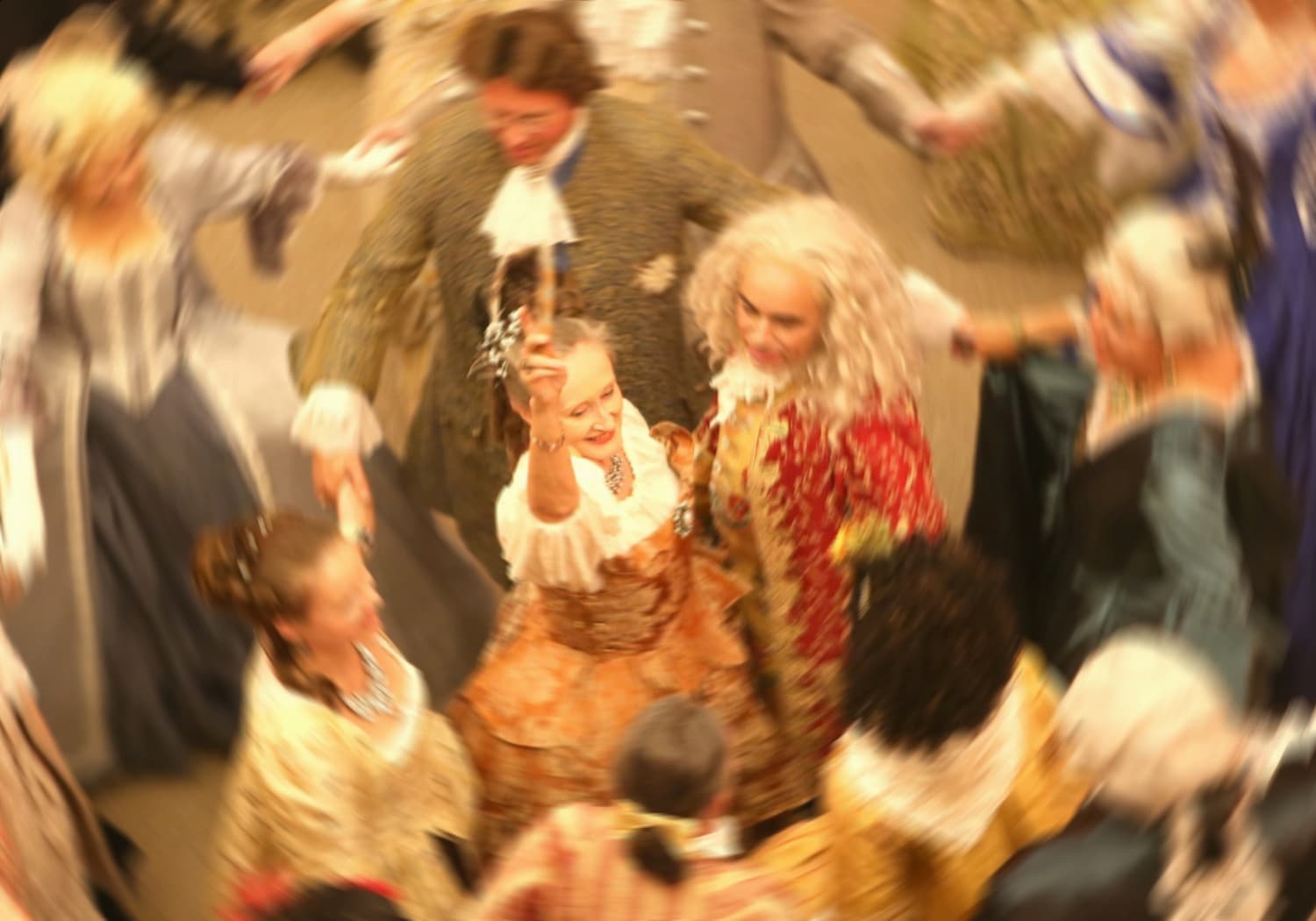 Jutta Voß und Niels Badenhop beim historischen Tanz